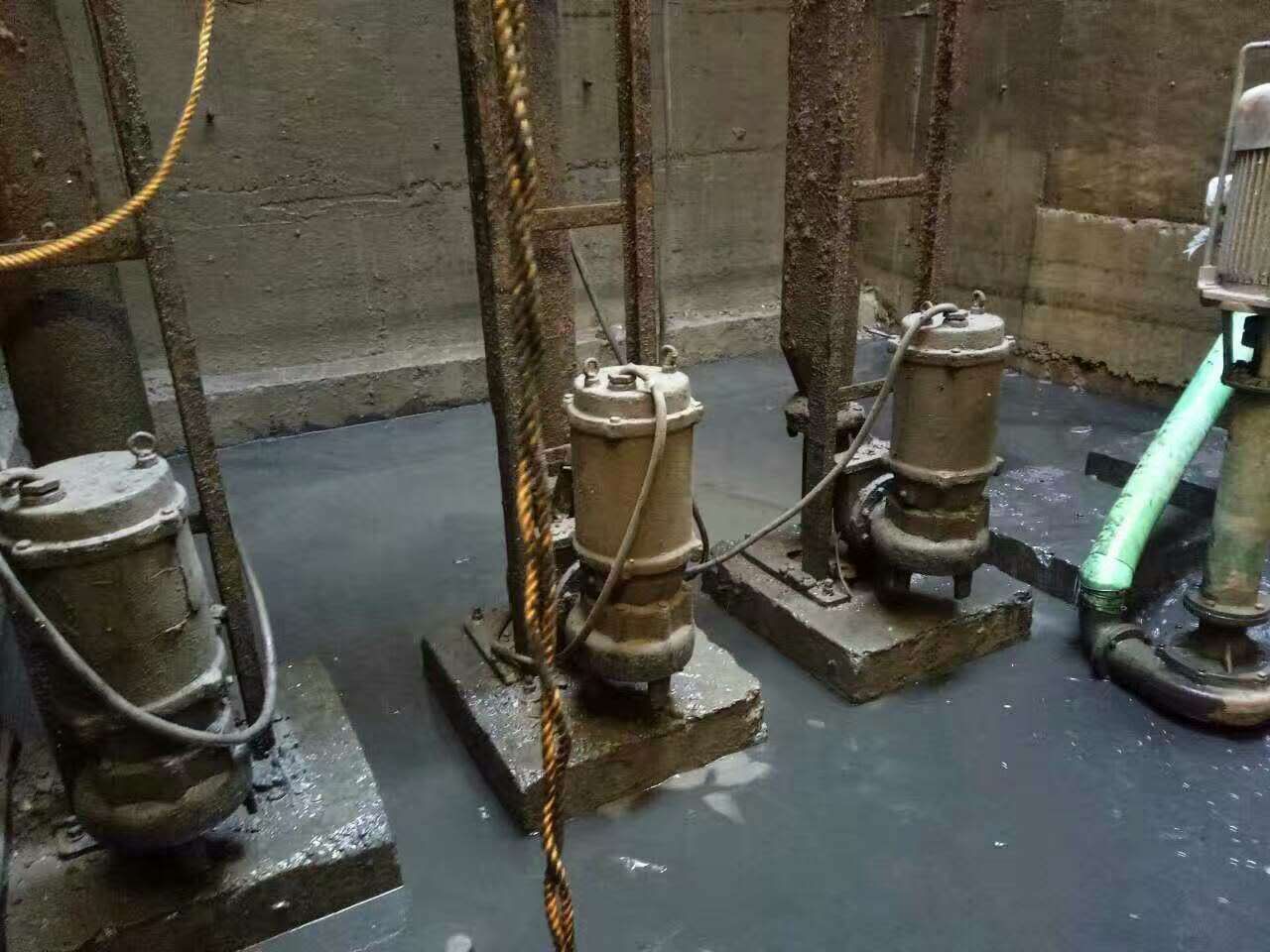 库伦污水池清理