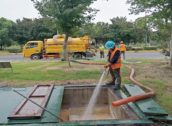 库伦化油池清理